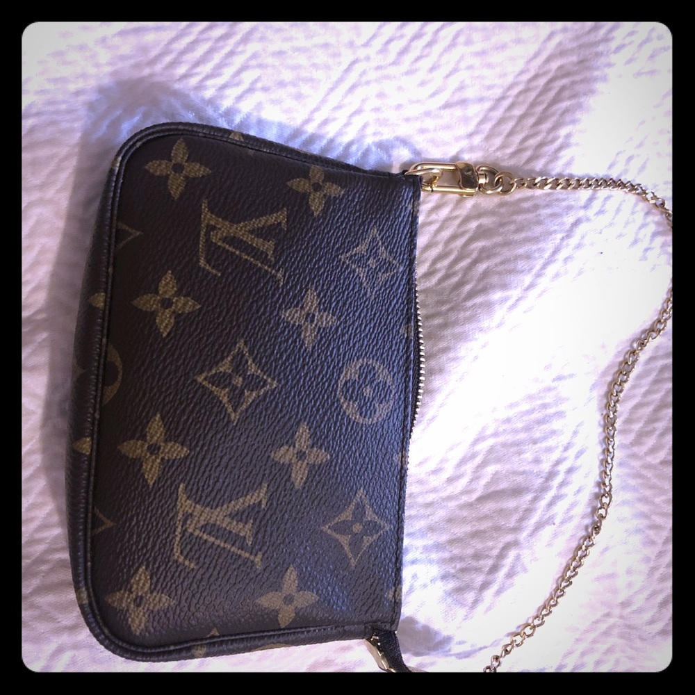 Louis Vuitton Mini Pouchette Monogram